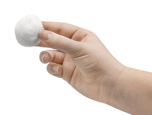 Swisspers Multi Care Cotton Balls, Triple Size, 200 Count, 4.75-Ounce (Pack of 24)