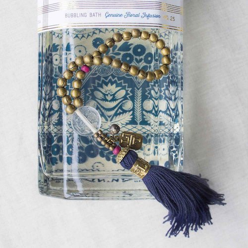 Lollia Dream Bubble Bath, Skin Hydrating & Deep Moisturizing, Avocado Oil & Green Tea, Relaxing Scented Bubbling Bath Soap, White Tea & Honeysuckle Scent
