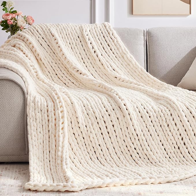 Negwoo Chunky Knit Throw Blanket, 40''*50'' Knitted Throw Chenille Yarn for Bed Couch, Handmade Cream Crochet Big Thick Blanket, Machine Washable Cute Comfy Blanket for Home Decor