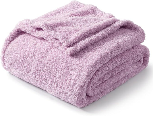 Exclusivo Mezcla Fleece King Size Bed Blanket, Ultra Soft, Lightweight and Fuzzy Light Purple Blanket for Women, Home Decor, 90x104 Inches