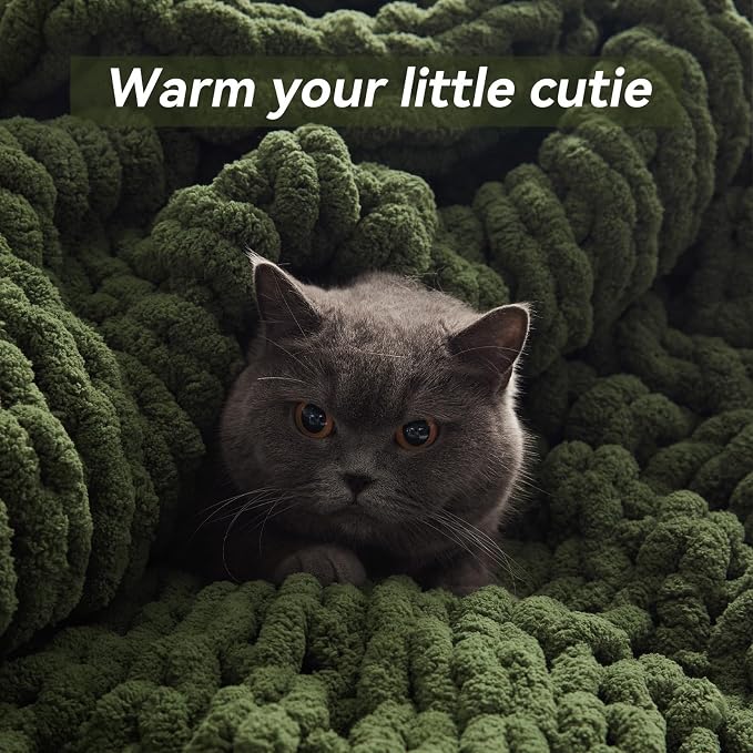 Negwoo Chunky Knit Throw Blanket, 60''*80'' Knitted Throw Chenille Yarn for Bed Couch, Handmade Green Crochet Big Thick Blanket, Machine Washable Cute Comfy Blanket for Home Decor
