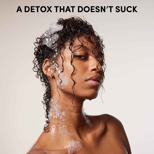 OUAI Detox Shampoo & Medium Hair Conditioner Bundle - Clarifying Shampoo for Build Up, Dirt, Oil, Product and Hard Water & Hydrating Conditioner for Medium Hair (2 Count)