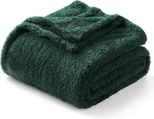 Exclusivo Mezcla Fleece Twin Size Bed Blanket, Ultra Soft, Lightweight and Fuzzy Forest Green Blanket for Women, Home Decor, 60x80 Inches