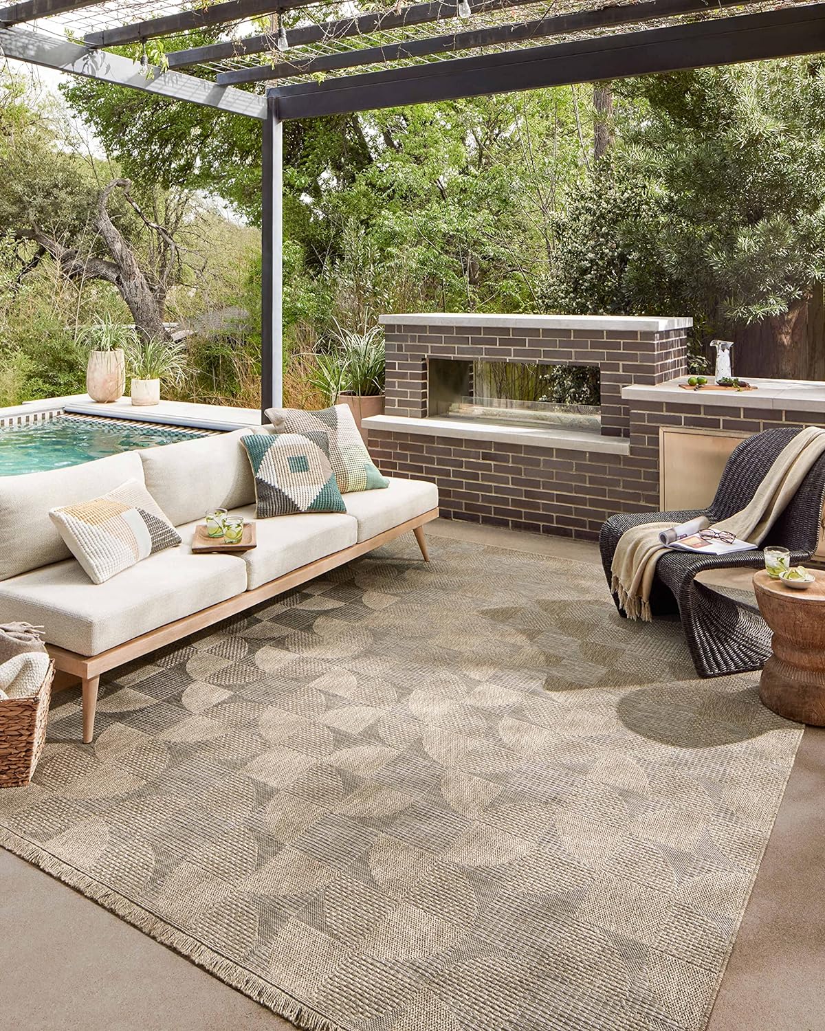 Loloi Dawn Collection Indoor/Outdoor DAW-08 Beige 2'-3" x 3'-9" Accent Rug